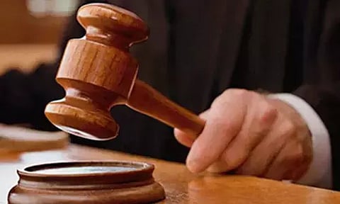 4 ஆண்டுகள் கழித்து பதில் மனுதாக்கல்: தொடக்கக்கல்வி இயக்குனருக்கு ரூ.10 ஆயிரம் அபராதம்- மதுரை ஐகோர்ட்டு உத்தரவு