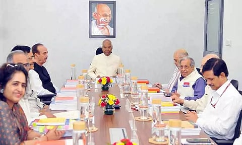 ஒரே நாடு ஒரே தேர்தல்: அரசியல் கட்சிகளிடம் கருத்துக்கேட்பு ; உயர்மட்டக்குழு கூட்டத்தில் முடிவு