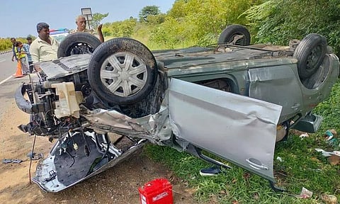 ராமநத்தம் அருகேகார் கவிழ்ந்து 5 பேர் படுகாயம்