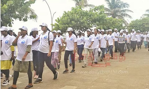 கடற்கரை சாலையில் விழிப்புணர்வு நடைபயணம்