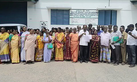 கலெக்டர் அலுவலகத்தை பொதுமக்கள் திடீர் முற்றுகை