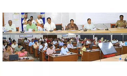 நீர்நிலை புறம்போக்கு ஆக்கிரமிப்புகளை அகற்ற வேண்டும்