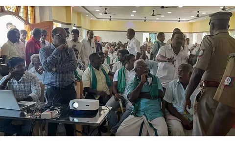 பாலாற்றில் மணல் குவாரி அமைக்க விவசாயிகள் எதிர்ப்பு