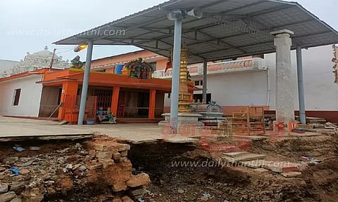 ராமசந்திர மூர்த்தி கோவிலுக்கு செல்ல முடியாமல் பக்தர்கள் அவதி