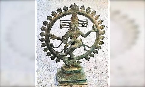 சென்னை சூளையில் பரபரப்பு; குப்பை தொட்டியில் கிடந்த நடராஜர் சிலை - போலீசார் கைப்பற்றி விசாரணை