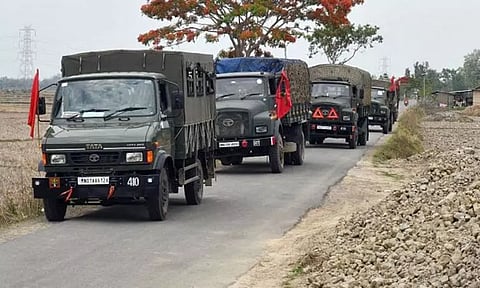 மணிப்பூரில் துணை ராணுவப்படை சின்னத்துடன் போலி வாகனங்கள்