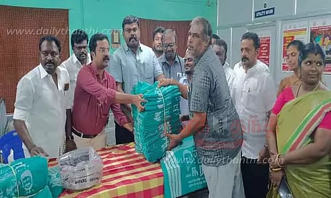 அரசு மருத்துவமனைக்கு 500 போர்வைகள்
