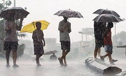 தமிழகத்தின் 6 மாவட்டங்களில் அடுத்த 3 மணி நேரத்திற்கு லேசான மழைக்கு வாய்ப்பு