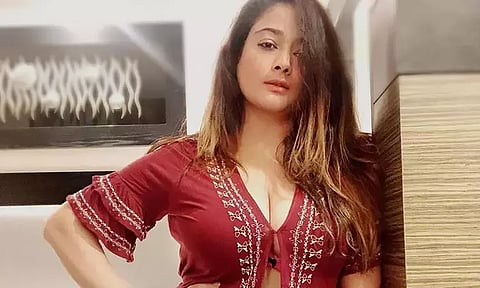 பட வாய்ப்புக்காக படுக்கைக்கு அழைத்தனர் - நடிகை கிரண் புகார்