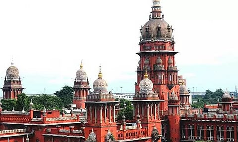 நில அபகரிப்பு வழக்கில் அதிமுக எம்.எல்.ஏ. மீது குற்றவியல் நடவடிக்கை எடுக்க வேண்டும் - சென்னை ஐகோர்ட்டு உத்தரவு