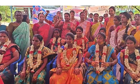 கர்ப்பிணிகளுக்கு வளைகாப்பு நிகழ்ச்சி