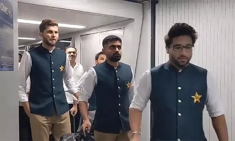 உலகக் கோப்பை போட்டியில் பங்கேற்க இந்தியா வந்தடைந்தது பாகிஸ்தான் அணி