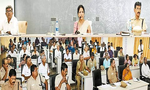 வடகிழக்கு பருவமழையினை முன்னிட்டு மேற்கொள்ள வேண்டிய முன்னேற்பாடு பணிகள் குறித்த ஆலோசனைக் கூட்டம்