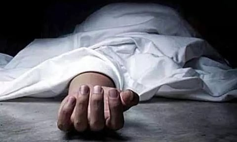 வண்டலூர் அருகே லாரி மோதி மாநகர பஸ் டிரைவர் பலி