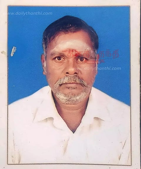 கார் மோதி தொழிலாளி சாவு