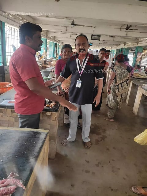 நாகை பாரதி மார்க்கெட்டில் உணவு பாதுகாப்பு அதிகாரிகள் ஆய்வு