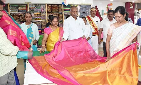 ஊட்டி கோ-ஆப்டெக்சில் ரூ.1 கோடி விற்பனை இலக்கு