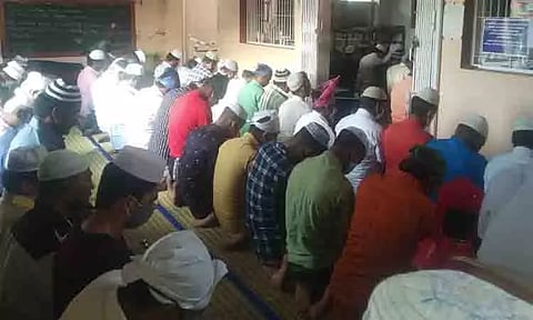 பள்ளிவாசல்களில் சிறப்பு தொழுகை