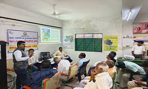 ஆனைமலையில் மிளகு சாகுபடி குறித்து விவசாயிகளுக்கு பயிற்சி