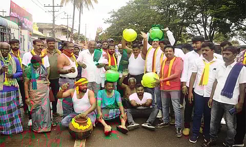 காவிரியில் தமிழகத்திற்கு தண்ணீர் திறக்க எதிர்ப்பு: சிக்கமகளூருவில் முழுஅடைப்பு அமைதியாக நடந்தது