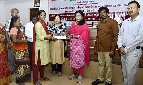 சுயஉதவிக்குழு பெண்களுக்கு வங்கிக்கடன் வழங்கும் முகாம்