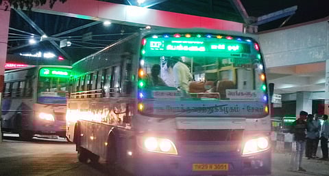 முழு அடைப்பு போராட்டம் நிறைவு:ஓசூரில் இருந்து பெங்களூருவுக்கு மாலையில் பஸ்கள் இயங்கின