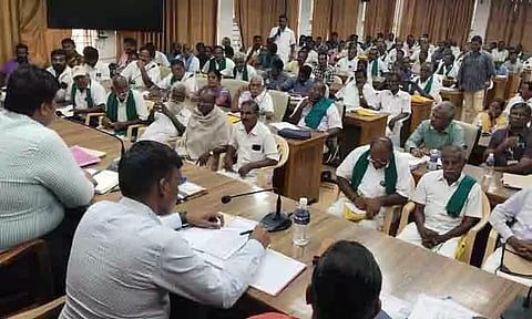 குடகனாறு மாசுபடுவதை தடுக்க வேண்டும் விவசாயிகள் கோரிக்கை