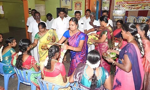 கர்ப்பிணிகளுக்கு சமுதாய வளைகாப்பு