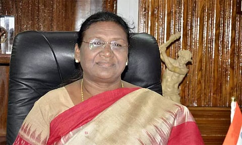 நாடாளுமன்றத்தில் நிறைவேற்றப்பட்ட மகளிர் இடஒதுக்கீடு மசோதாவுக்கு ஜனாதிபதி ஒப்புதல்