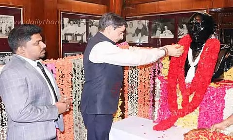 ஆலைக்கு சென்று தீப்பெட்டி தயாரிப்பை பார்வையிட்ட கவர்னர் ஆர்.என்.ரவி