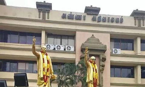 வாக்காளர் சிறப்பு முகாம்களில் நிர்வாகிகள் தங்களை முழுமையாக ஈடுபடுத்திக் கொள்ள வேண்டும் - திமுக