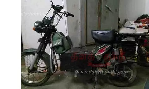 பெரம்பலூர் இளைஞரின் அசத்தல் கண்டுபிடிப்பு: பெட்ரோல் விலை உயர்வால் இ-பைக்காக மாற்றப்பட்ட மொபட்