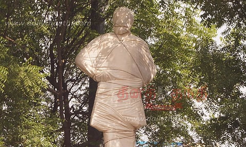 திருச்சியில் 12 ஆண்டுகளாக மூடிக்கிடக்கும் சிவாஜி சிலை