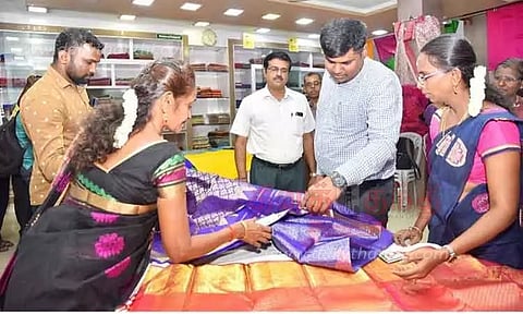கோ-ஆப்டெக்ஸ் விற்பனை நிலையத்தில் தீபாவளி சிறப்பு தள்ளுபடி