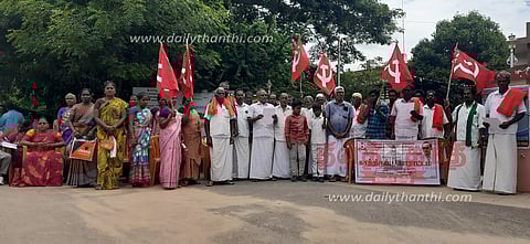 மார்க்சிஸ்ட் கம்யூனிஸ்டு கட்சியினர் காத்திருப்பு போராட்டம்