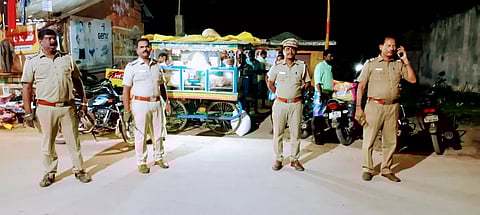 செல்போன் திருட்டை தடுக்க போலீசார் தீவிர கண்காணிப்பு