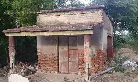 சேதமடைந்த கிராம நிர்வாக அலுவலக கட்டிடங்களை அப்புறப்படுத்த கோரிக்கை