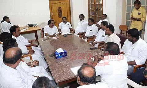 கோர்ட்டு உத்தரவை எதிர்த்து மேல்முறையீடுஅரசியல் கட்சியினர் கூட்டத்தில் முடிவு