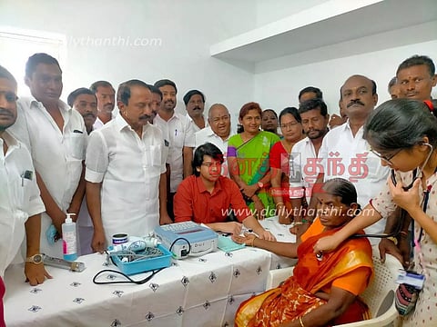 அந்தியூரில் இலவச மருத்துவ முகாம்; கே.ஏ.செங்கோட்டையன் எம்.எல்.ஏ. பங்கேற்பு