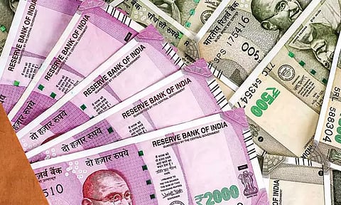 பணம் வைத்து சூதாடிய 4 பேர் கைது