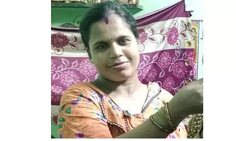 பாம்பு கடித்து பெண் சாவு