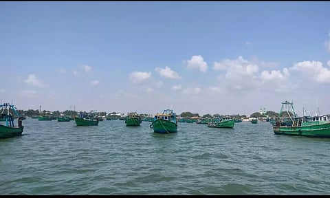 கோட்டைப்பட்டினம் மீனவர்கள் கடலுக்கு செல்லவில்லை