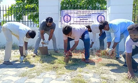 கோர்ட்டு வளாகத்தில் தூய்மைப்பணி
