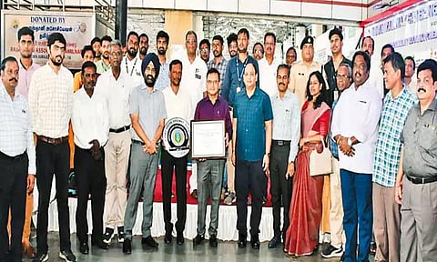 சென்டிரல் ரெயில் நிலையத்துக்கு பிளாட்டினம் விருது