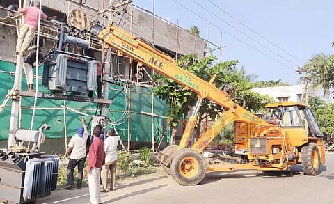 கூடுதல் மின் திறன் கொண்ட டிரான்ஸ்பார்மர்