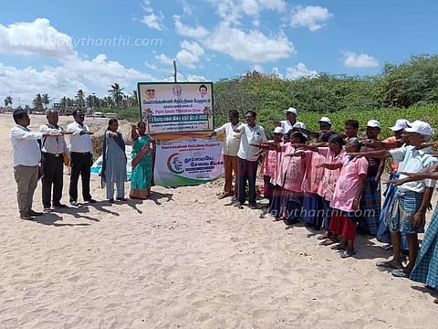 பனை விதைகள் நடும் பணி