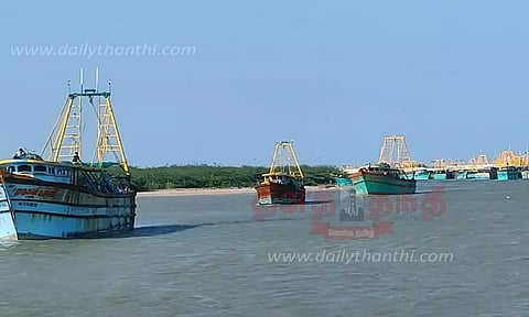 11 நாட்களுக்குப் பின் மீனவர்கள் கடலுக்கு சென்றனர்