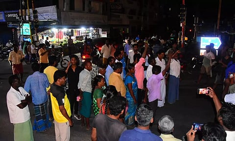 குழந்தை திடீரென இறந்ததால் உறவினர்கள் மறியல்