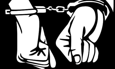 பெரியார் சிலையை சேதப்படுத்திய வாலிபர் கைது