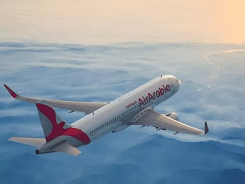 தொழில்நுட்ப கோளாறால் மதுரைக்கு தாமதமாக வந்த மும்பை விமானம்- ஓ.பன்னீர்செல்வம் உள்ளிட்ட பயணிகள் நீண்டநேரம் காத்திருப்பு